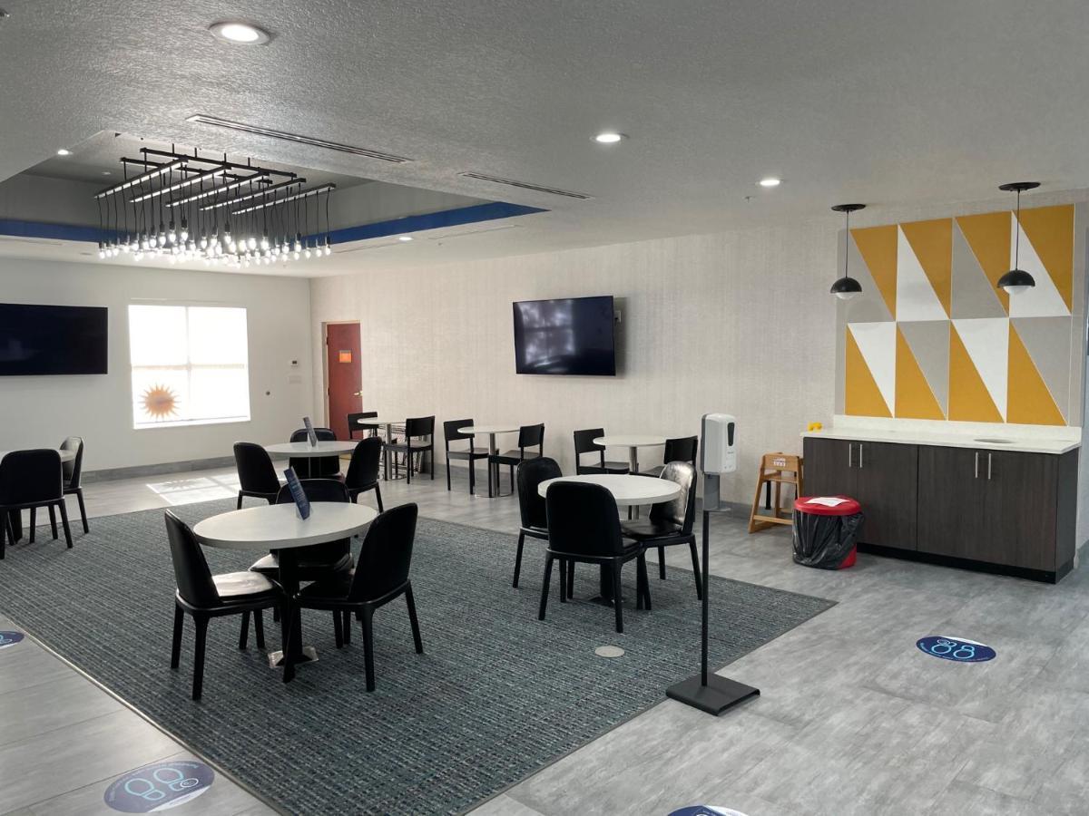 La Quinta By Wyndham Tampa Central Carrollwood Village Bagian luar foto
