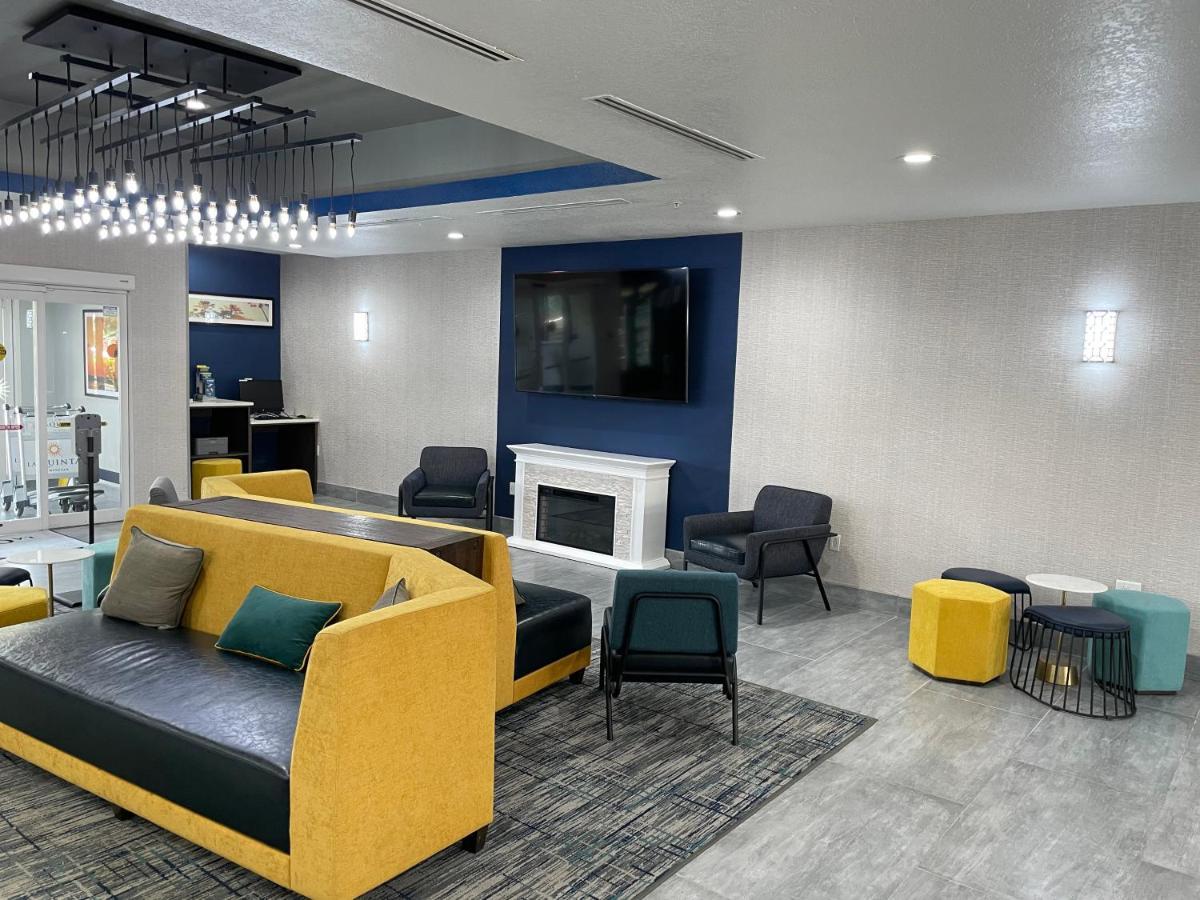La Quinta By Wyndham Tampa Central Carrollwood Village Bagian luar foto