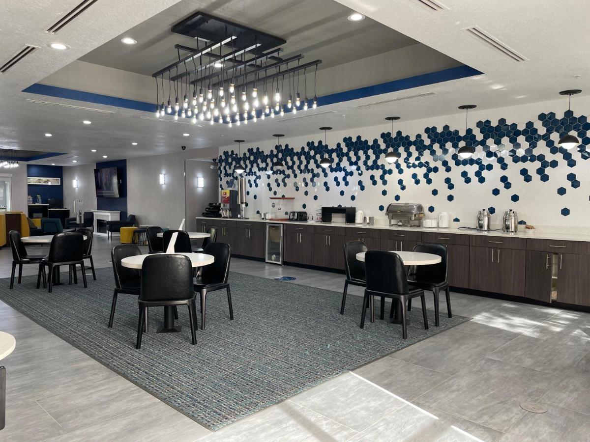 La Quinta By Wyndham Tampa Central Carrollwood Village Bagian luar foto
