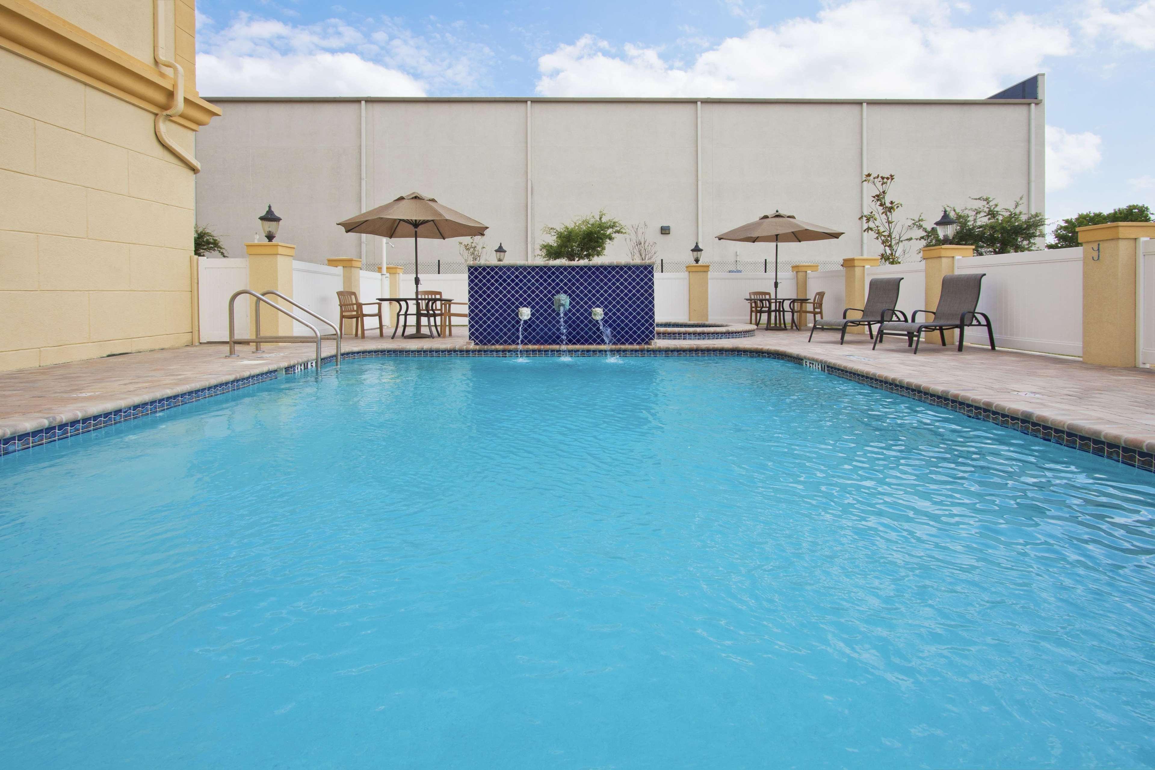 La Quinta By Wyndham Tampa Central Carrollwood Village Bagian luar foto