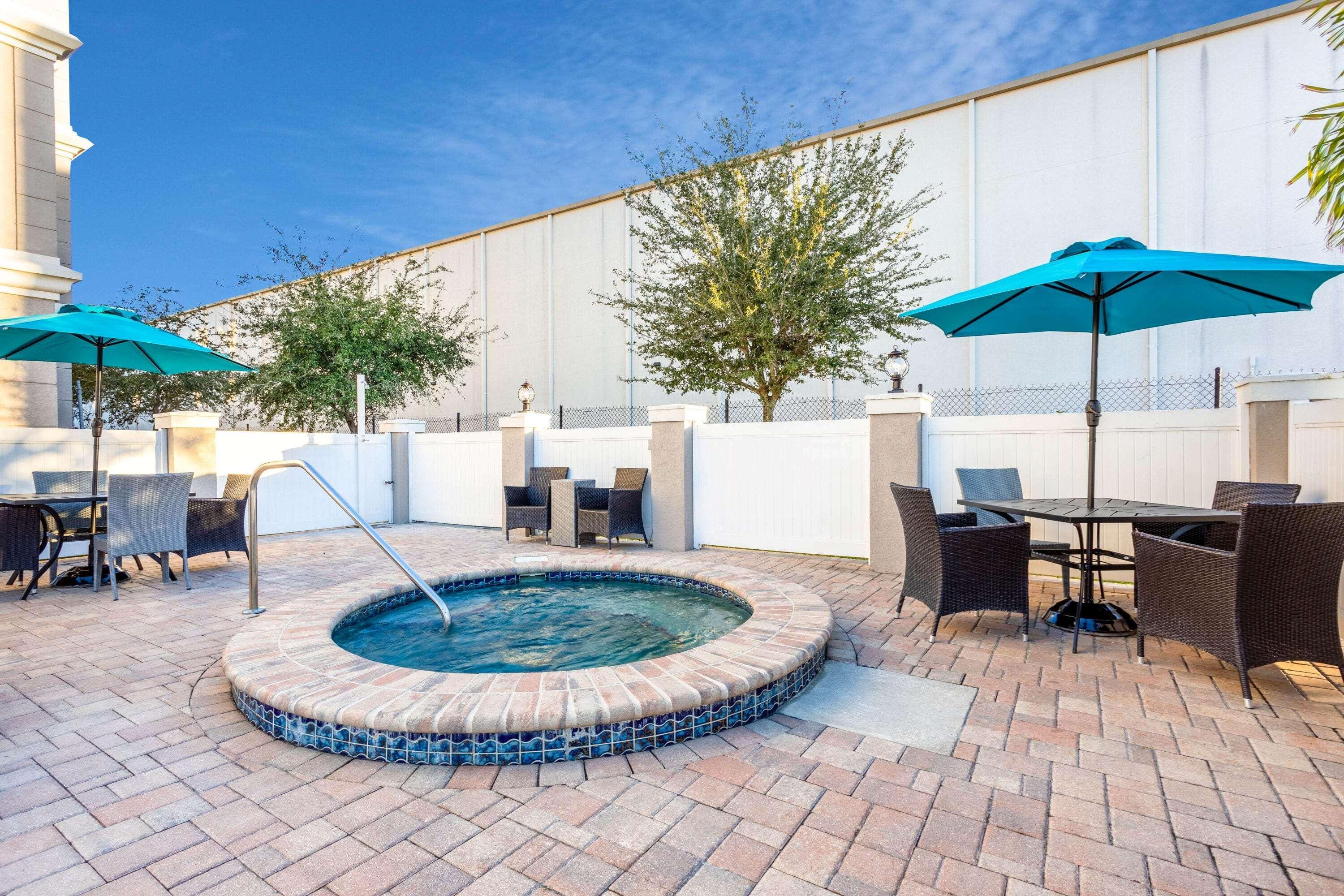 La Quinta By Wyndham Tampa Central Carrollwood Village Bagian luar foto