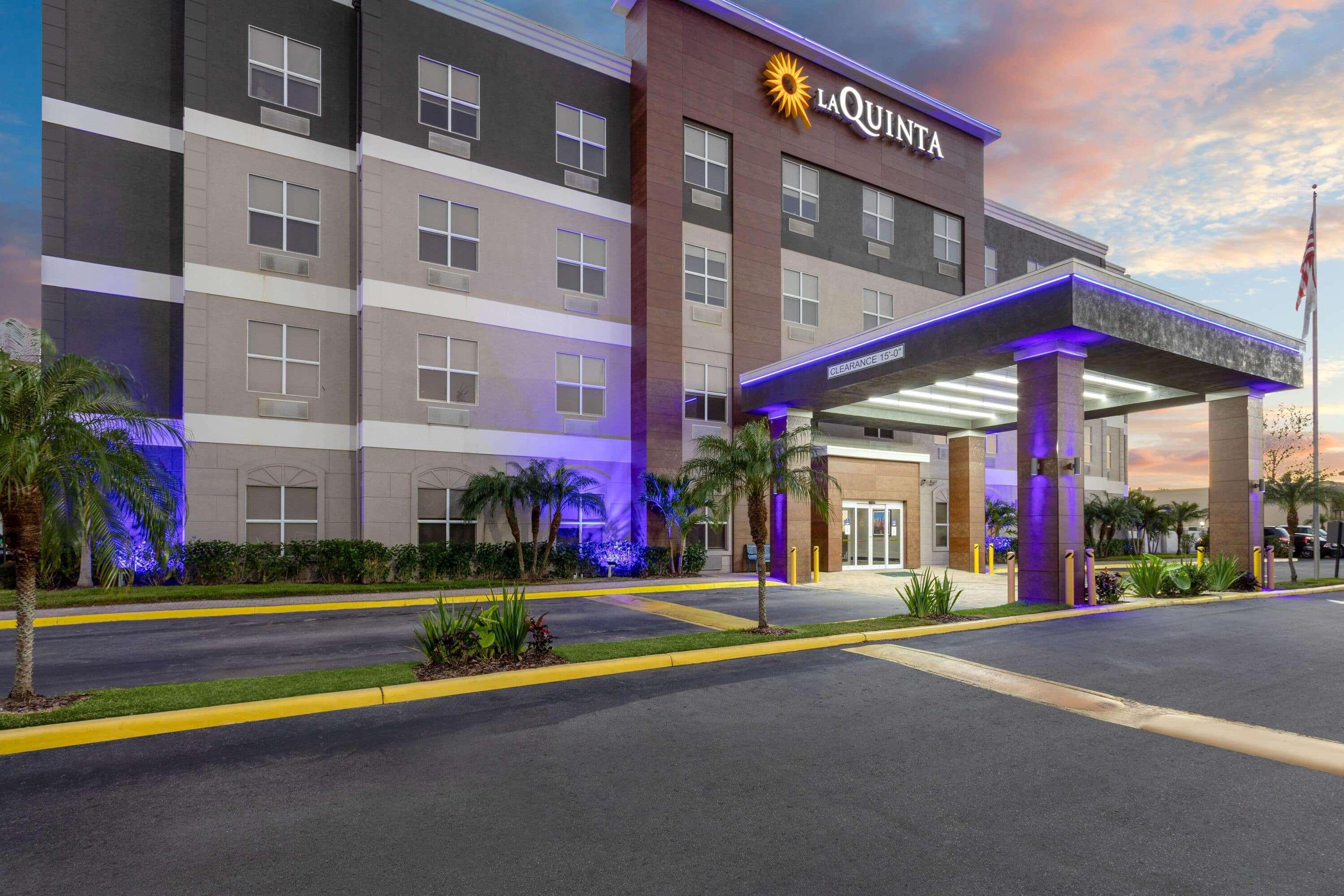 La Quinta By Wyndham Tampa Central Carrollwood Village Bagian luar foto